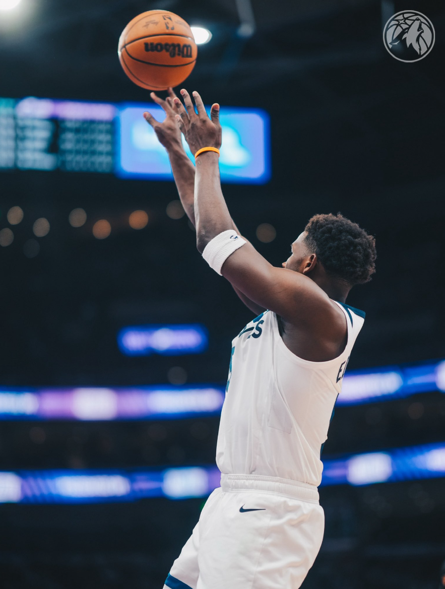 开云app-两战93+14三分全败！华子丢全明星先发陷泥沼？森林狼被火箭反超